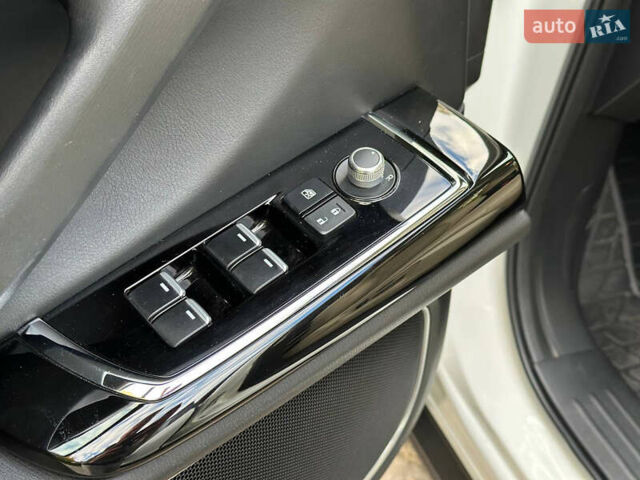 Белый Мазда СХ-9, объемом двигателя 2.5 л и пробегом 75 тыс. км за 23899 $, фото 12 на Automoto.ua