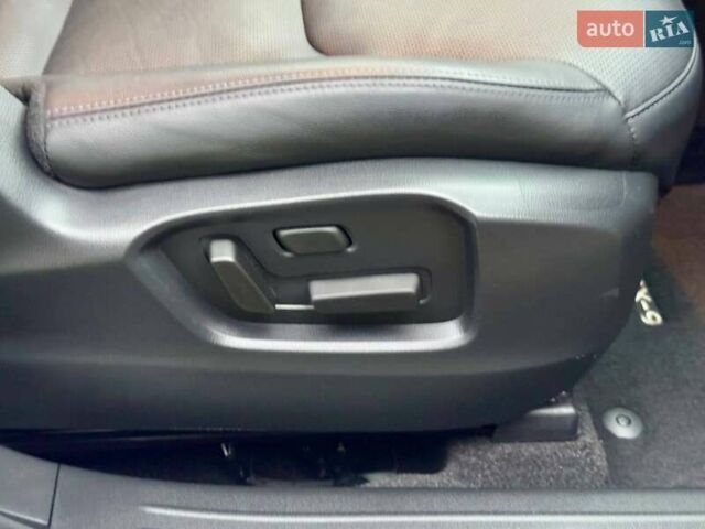 Білий Мазда СХ-9, об'ємом двигуна 2.5 л та пробігом 33 тис. км за 31000 $, фото 49 на Automoto.ua