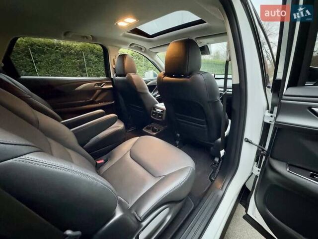 Білий Мазда СХ-9, об'ємом двигуна 2.5 л та пробігом 33 тис. км за 31000 $, фото 3 на Automoto.ua