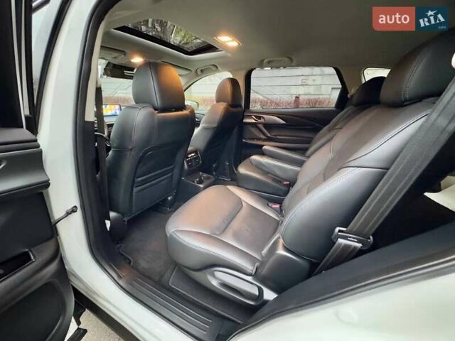 Білий Мазда СХ-9, об'ємом двигуна 2.5 л та пробігом 33 тис. км за 31000 $, фото 38 на Automoto.ua