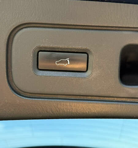 Чорний Мазда СХ-9, об'ємом двигуна 3.73 л та пробігом 288 тис. км за 7600 $, фото 18 на Automoto.ua