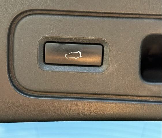 Чорний Мазда СХ-9, об'ємом двигуна 3.7 л та пробігом 288 тис. км за 7600 $, фото 7 на Automoto.ua