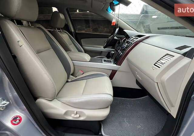 Серый Мазда СХ-9, объемом двигателя 3.73 л и пробегом 178 тыс. км за 8999 $, фото 21 на Automoto.ua