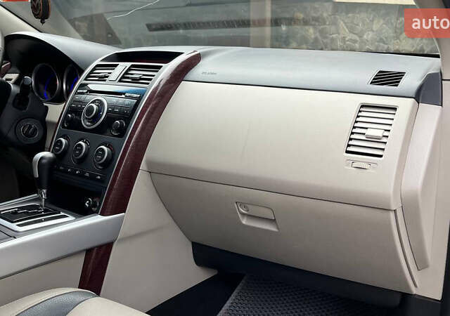 Серый Мазда СХ-9, объемом двигателя 3.73 л и пробегом 178 тыс. км за 8999 $, фото 12 на Automoto.ua