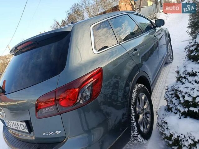 Серый Мазда СХ-9, объемом двигателя 3.73 л и пробегом 250 тыс. км за 9999 $, фото 4 на Automoto.ua