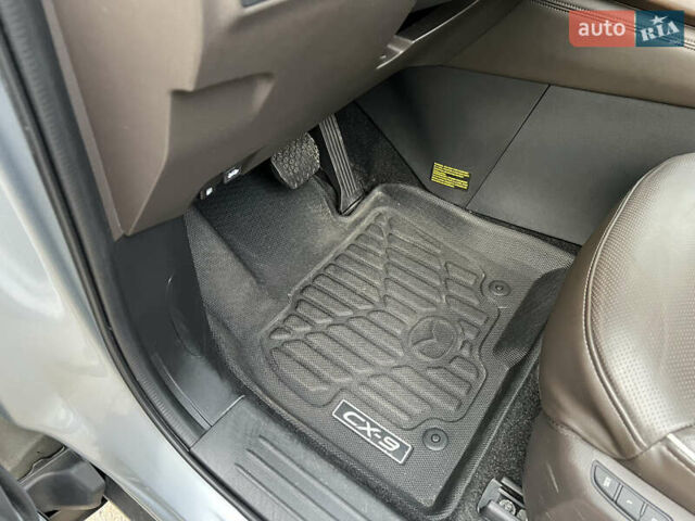 Серый Мазда СХ-9, объемом двигателя 2.49 л и пробегом 48 тыс. км за 28700 $, фото 48 на Automoto.ua