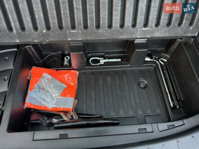 Синий Мазда СХ-9, объемом двигателя 3.7 л и пробегом 223 тыс. км за 12800 $, фото 102 на Automoto.ua