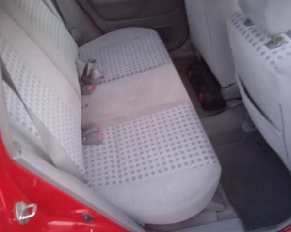 Красный Мазда Демио, объемом двигателя 1.5 л и пробегом 197 тыс. км за 3300 $, фото 4 на Automoto.ua