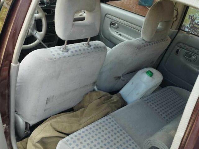 Червоний Мазда Деміо, об'ємом двигуна 1.5 л та пробігом 2 тис. км за 3200 $, фото 3 на Automoto.ua