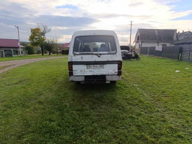 Білий Мазда E 2000, об'ємом двигуна 2 л та пробігом 564 тис. км за 850 $, фото 4 на Automoto.ua