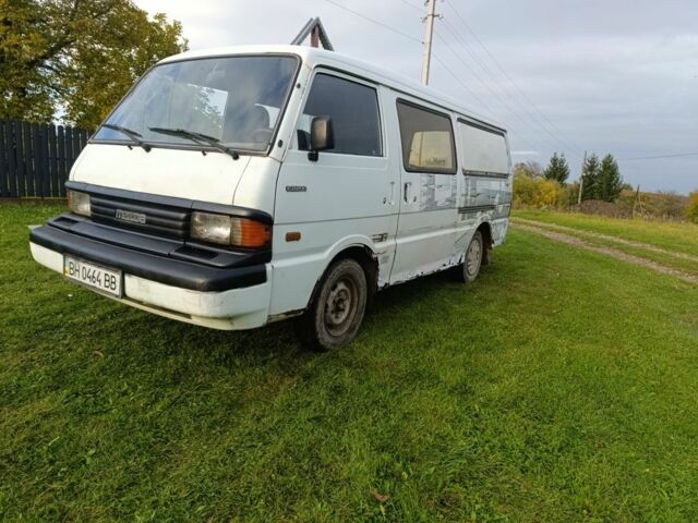 Білий Мазда E 2000, об'ємом двигуна 2 л та пробігом 564 тис. км за 850 $, фото 2 на Automoto.ua