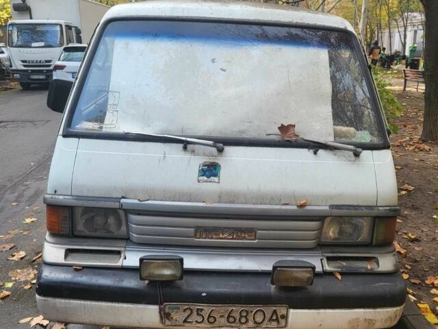 Белый Мазда E 2000, объемом двигателя 0 л и пробегом 300 тыс. км за 600 $, фото 2 на Automoto.ua