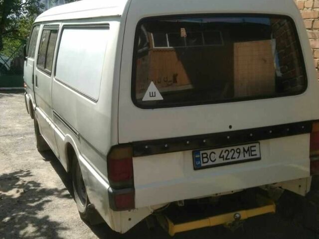 Білий Мазда E 2000, об'ємом двигуна 2.2 л та пробігом 376 тис. км за 1798 $, фото 2 на Automoto.ua