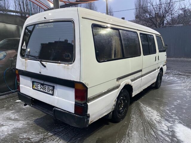 Белый Мазда E 2000, объемом двигателя 0.22 л и пробегом 300 тыс. км за 2500 $, фото 4 на Automoto.ua