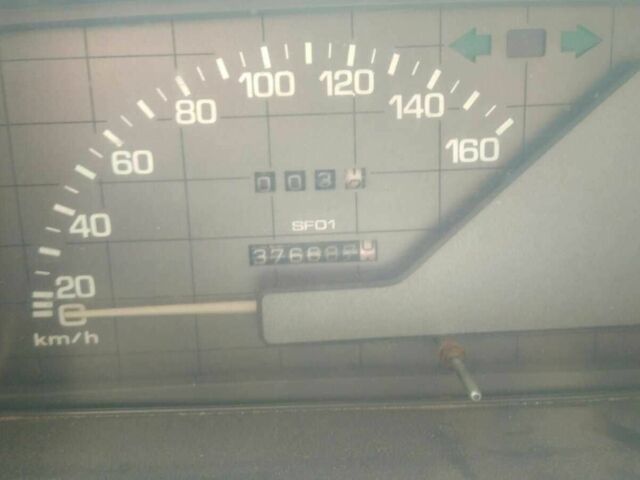 Білий Мазда E 2000, об'ємом двигуна 2.2 л та пробігом 376 тис. км за 1798 $, фото 4 на Automoto.ua