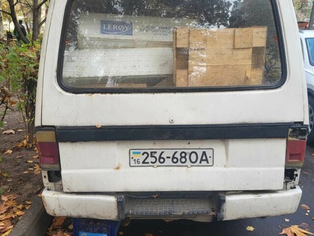 Белый Мазда E 2000, объемом двигателя 0 л и пробегом 300 тыс. км за 600 $, фото 3 на Automoto.ua