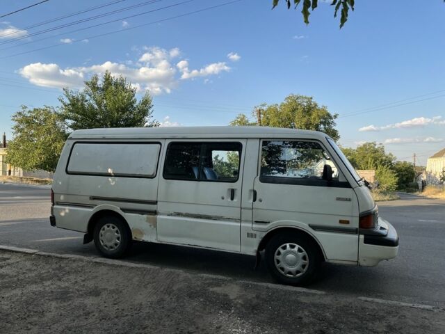 Білий Мазда E 2000, об'ємом двигуна 2.2 л та пробігом 110 тис. км за 3200 $, фото 3 на Automoto.ua
