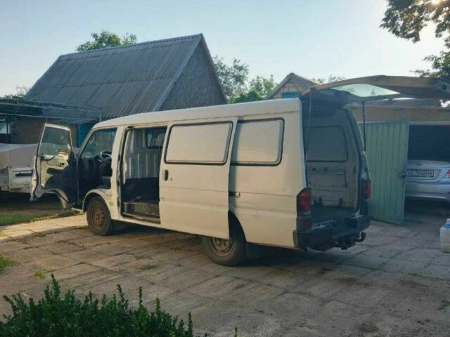 Белый Мазда E 2000, объемом двигателя 2.2 л и пробегом 430 тыс. км за 2900 $, фото 5 на Automoto.ua