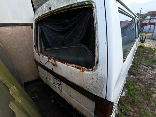 Белый Мазда E 2000, объемом двигателя 0 л и пробегом 300 тыс. км за 600 $, фото 3 на Automoto.ua