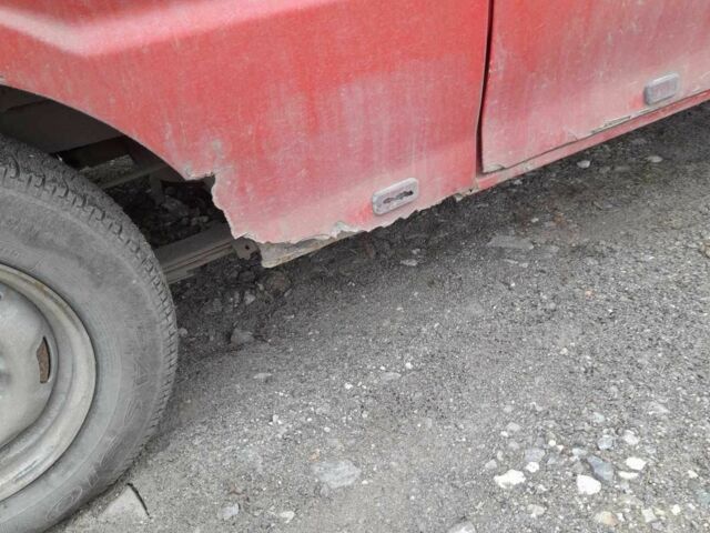 Черный Мазда E 2000, объемом двигателя 2 л и пробегом 2 тыс. км за 524 $, фото 2 на Automoto.ua