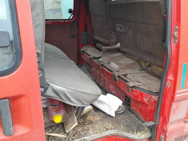 Красный Мазда E 2000, объемом двигателя 0 л и пробегом 300 тыс. км за 597 $, фото 4 на Automoto.ua