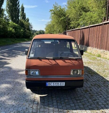 Красный Мазда E 2000, объемом двигателя 2 л и пробегом 3 тыс. км за 750 $, фото 1 на Automoto.ua
