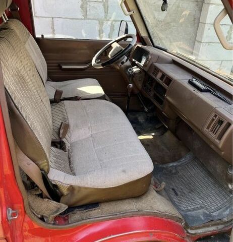 Красный Мазда E 2000, объемом двигателя 2 л и пробегом 3 тыс. км за 750 $, фото 7 на Automoto.ua