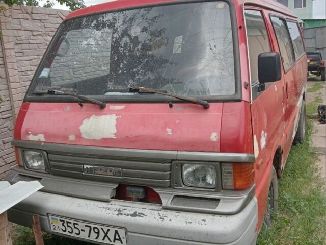 Красный Мазда E 2000, объемом двигателя 2.2 л и пробегом 400 тыс. км за 1000 $, фото 1 на Automoto.ua
