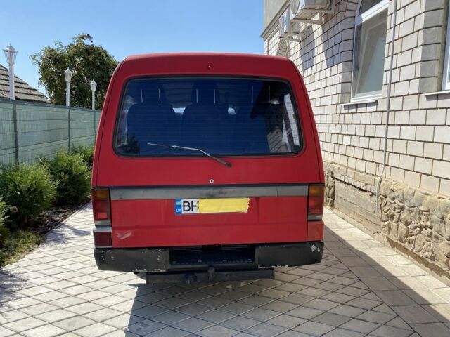 Красный Мазда E 2000, объемом двигателя 2 л и пробегом 276 тыс. км за 3100 $, фото 2 на Automoto.ua