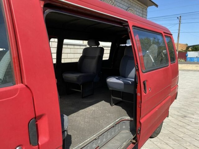 Красный Мазда E 2000, объемом двигателя 2 л и пробегом 276 тыс. км за 3100 $, фото 5 на Automoto.ua