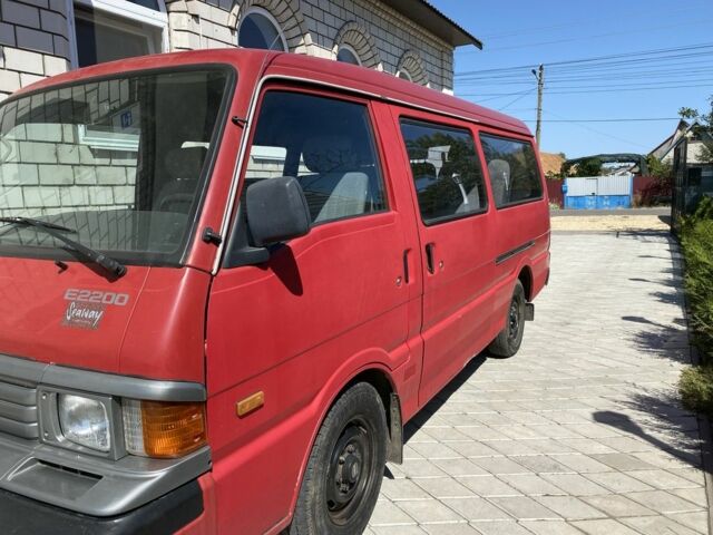 Красный Мазда E 2000, объемом двигателя 2 л и пробегом 276 тыс. км за 3100 $, фото 3 на Automoto.ua