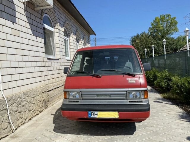 Красный Мазда E 2000, объемом двигателя 2 л и пробегом 276 тыс. км за 3100 $, фото 1 на Automoto.ua
