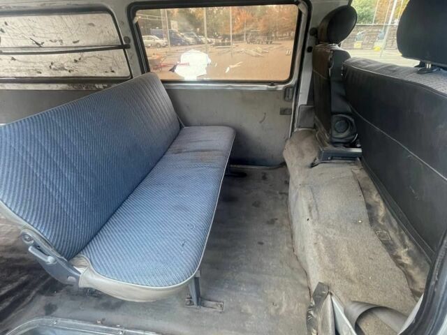 Серый Мазда E 2000, объемом двигателя 2 л и пробегом 403 тыс. км за 1550 $, фото 7 на Automoto.ua