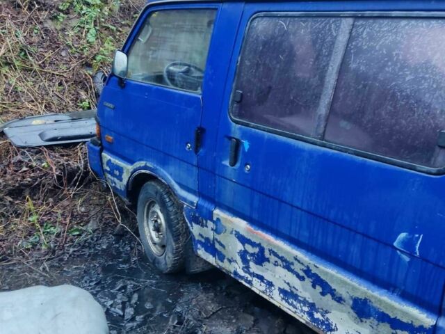 Синий Мазда E 2000, объемом двигателя 2.2 л и пробегом 300 тыс. км за 1000 $, фото 7 на Automoto.ua