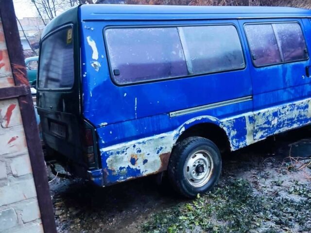 Синий Мазда E 2000, объемом двигателя 2.2 л и пробегом 300 тыс. км за 1000 $, фото 4 на Automoto.ua