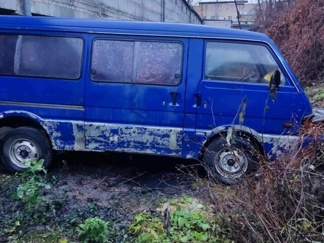 Синий Мазда E 2000, объемом двигателя 2.2 л и пробегом 300 тыс. км за 1000 $, фото 6 на Automoto.ua