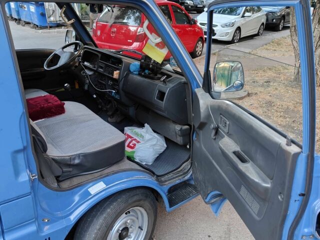 Синій Мазда E 2000, об'ємом двигуна 2.2 л та пробігом 297 тис. км за 4300 $, фото 6 на Automoto.ua