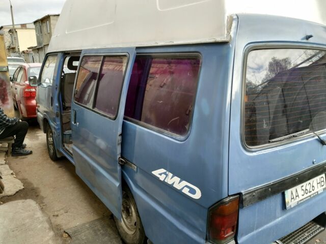 Синий Мазда E 2000, объемом двигателя 2.2 л и пробегом 333 тыс. км за 3817 $, фото 1 на Automoto.ua