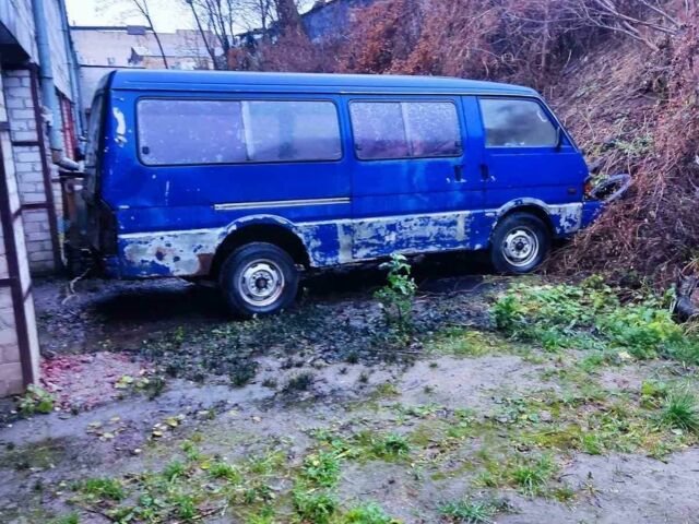 Синій Мазда E 2000, об'ємом двигуна 2.2 л та пробігом 300 тис. км за 1000 $, фото 1 на Automoto.ua