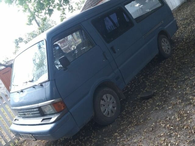 Синій Мазда E 2000, об'ємом двигуна 2 л та пробігом 300 тис. км за 2000 $, фото 1 на Automoto.ua