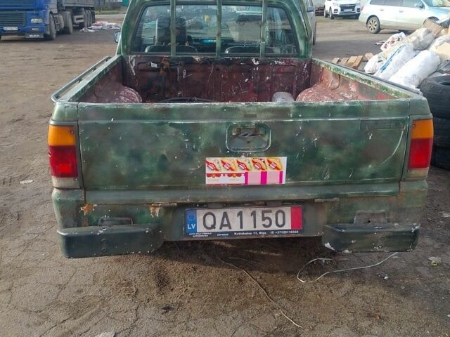 Зеленый Мазда E 2000, объемом двигателя 2 л и пробегом 467 тыс. км за 1183 $, фото 3 на Automoto.ua