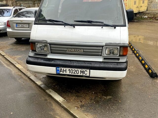 Белый Мазда Е2200, объемом двигателя 2.2 л и пробегом 300 тыс. км за 2200 $, фото 7 на Automoto.ua