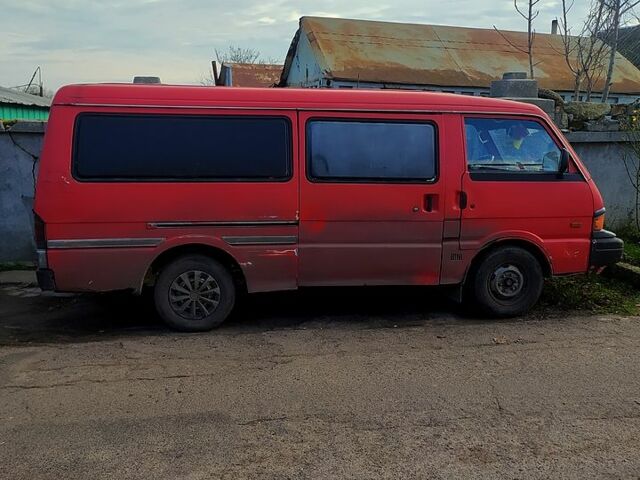 Красный Мазда Е2200, объемом двигателя 2.2 л и пробегом 524 тыс. км за 800 $, фото 2 на Automoto.ua