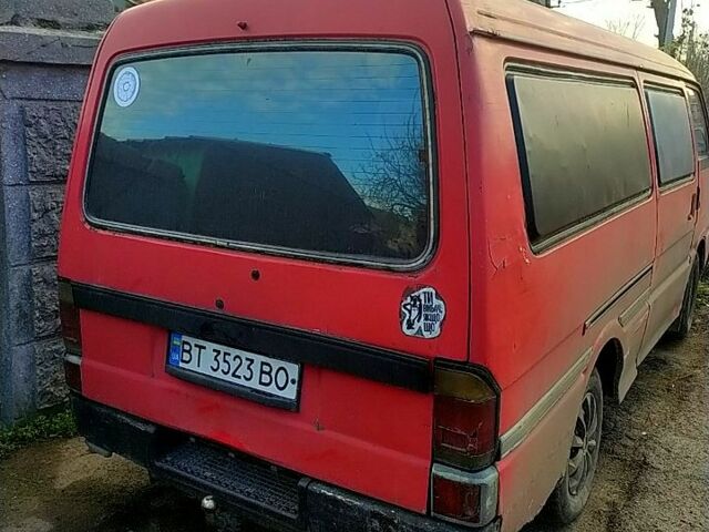 Красный Мазда Е2200, объемом двигателя 2.2 л и пробегом 524 тыс. км за 800 $, фото 1 на Automoto.ua