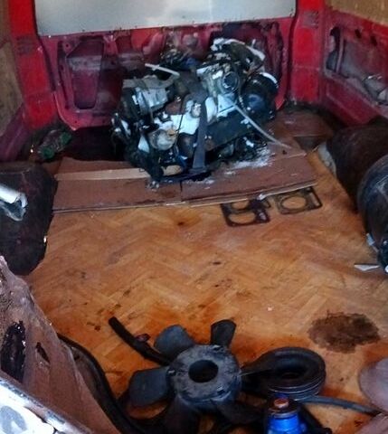 Мазда Е2200, объемом двигателя 2.2 л и пробегом 400 тыс. км за 500 $, фото 3 на Automoto.ua