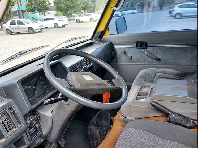 Жовтий Мазда Е2200, об'ємом двигуна 2.2 л та пробігом 0 тис. км за 2699 $, фото 1 на Automoto.ua