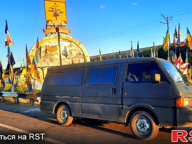 Жовтий Мазда Е2200, об'ємом двигуна 2.2 л та пробігом 0 тис. км за 2699 $, фото 3 на Automoto.ua