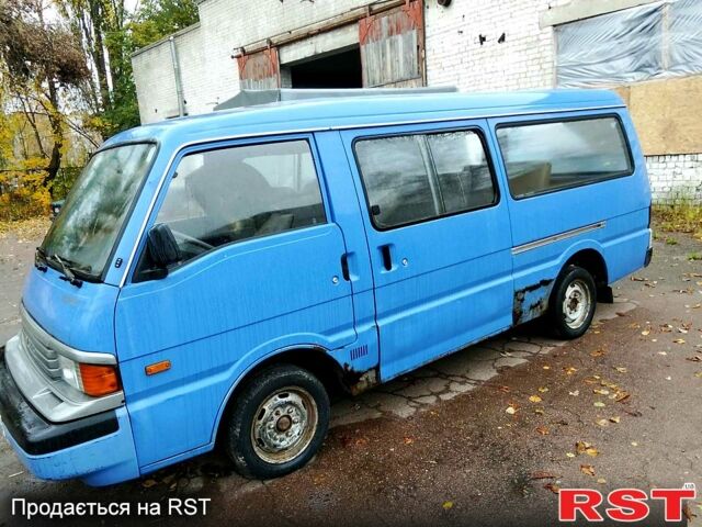 Синий Мазда Е2200, объемом двигателя 2.2 л и пробегом 168 тыс. км за 1400 $, фото 3 на Automoto.ua