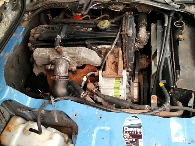 Синий Мазда Е2200, объемом двигателя 2.2 л и пробегом 168 тыс. км за 1400 $, фото 4 на Automoto.ua