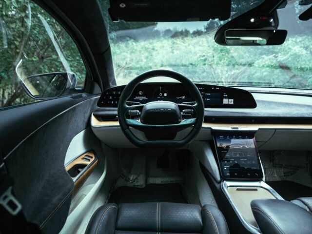 Білий Мазда Люсі, об'ємом двигуна 0 л та пробігом 20 тис. км за 59000 $, фото 9 на Automoto.ua
